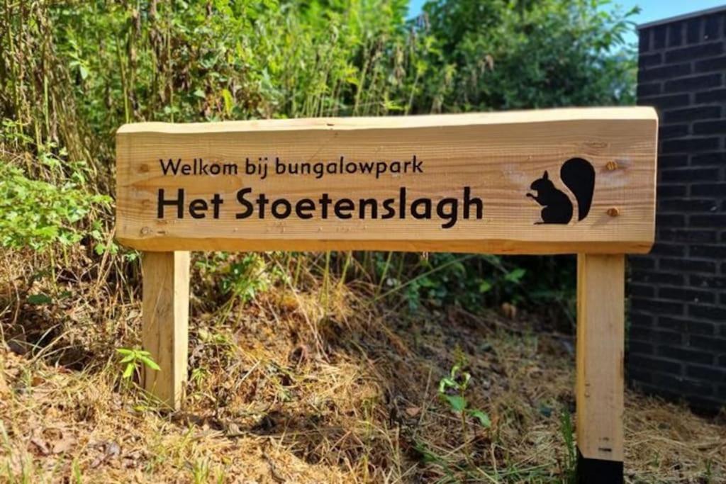 Huisje Elfde Wijk Rheezerveen Luaran gambar