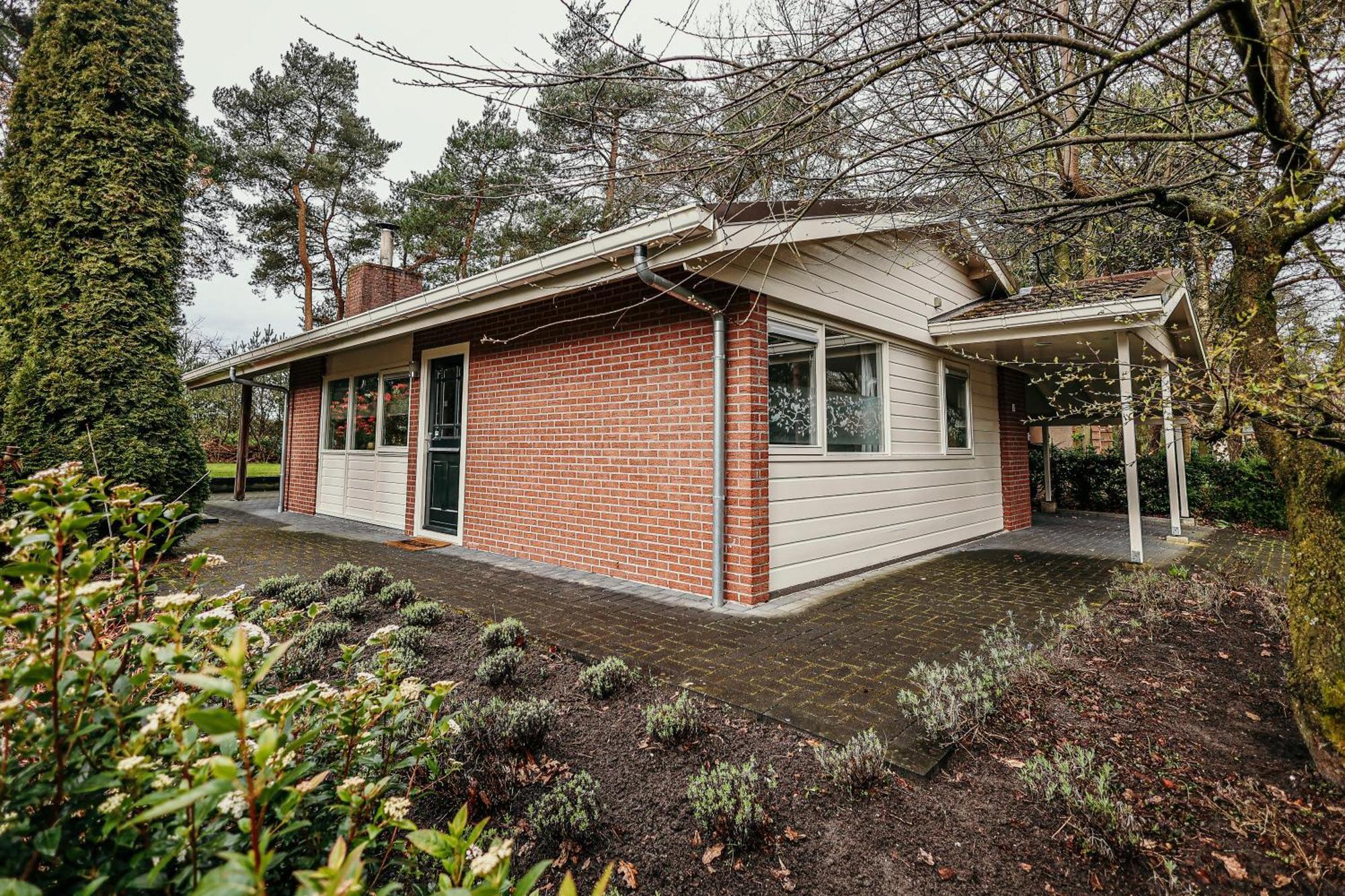 Huisje Elfde Wijk Rheezerveen Luaran gambar
